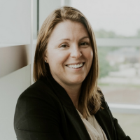 Elizabeth Weil headshot